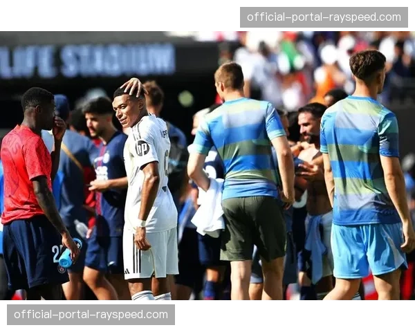 巴黎圣日耳曼主场迎战里尔，姆巴佩与戴维的射手对决成看点