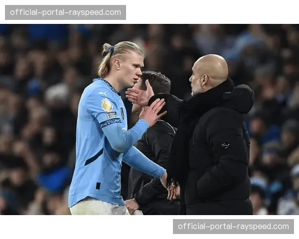 更衣室一幕:失利后哈兰德与德布劳内长时间复盘比赛录像 更衣室一幕:失利后哈兰德与德布劳内长时间复盘比赛录像