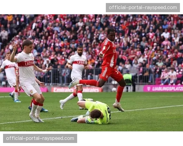 拜仁慕尼黑4-2逆转斯图加特，提前四轮锁定德甲冠军